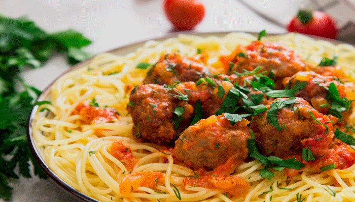espaguete-com-almondegas-receitasmania