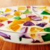 gelatina-colorida-com-creme-de-leite-e-leite-condensado-receitasmania