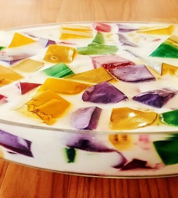 gelatina-colorida-com-creme-de-leite-e-leite-condensado-receitasmania