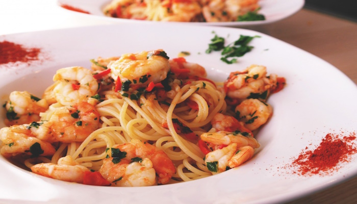 macarrao-com-frutos-do-mar-receitasmania