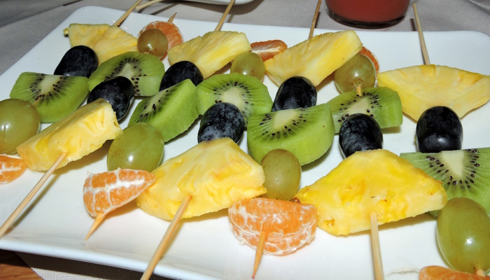 espetinhos-de-frutas-receitasmania